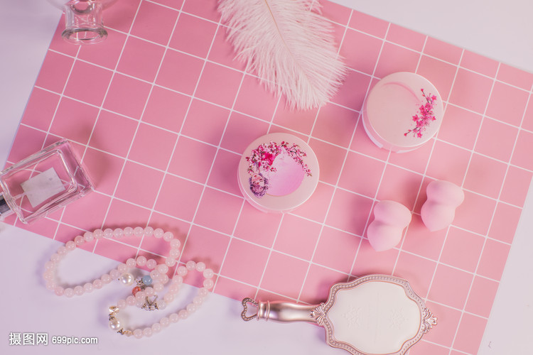 粉色系少女心化妝品系列飾品 點亮夢幻妝容的精致點綴